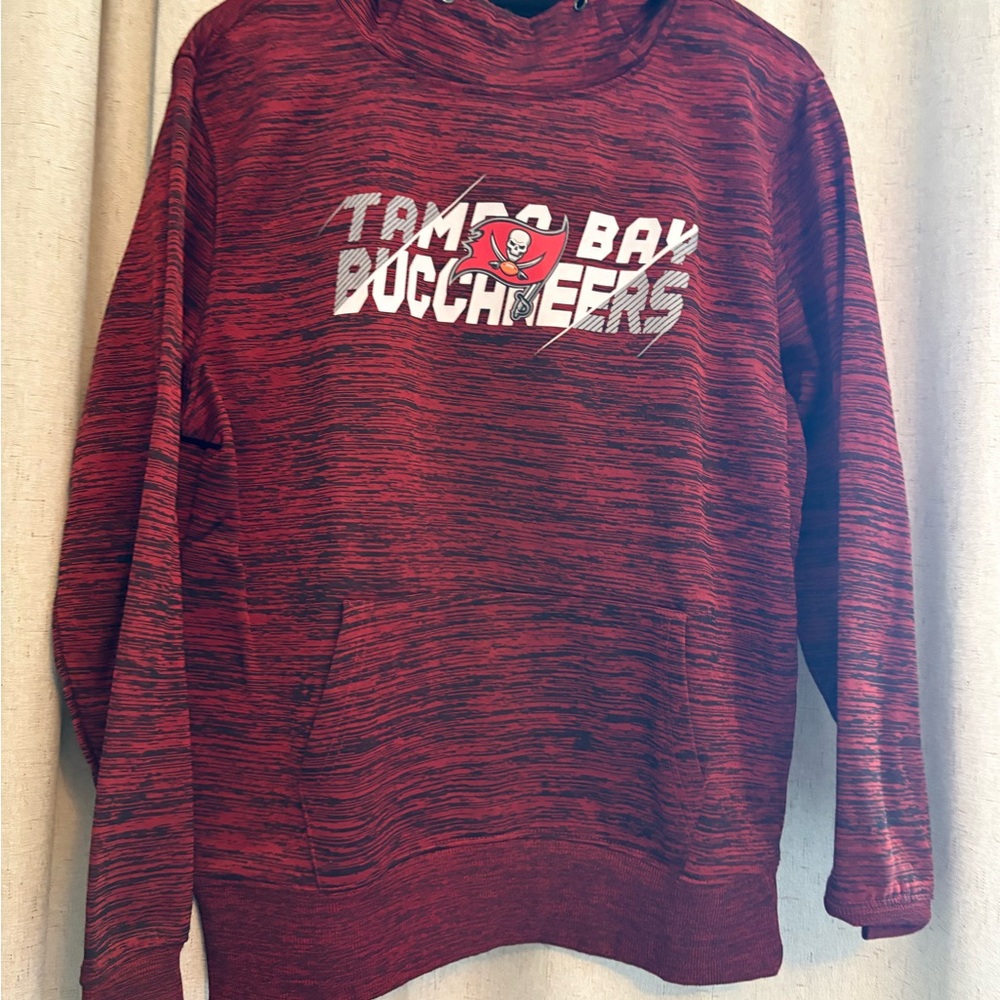 Tampa Bay Buccaneers NFL Hoodie Men’s Medium Red Pullover Sweatshirt